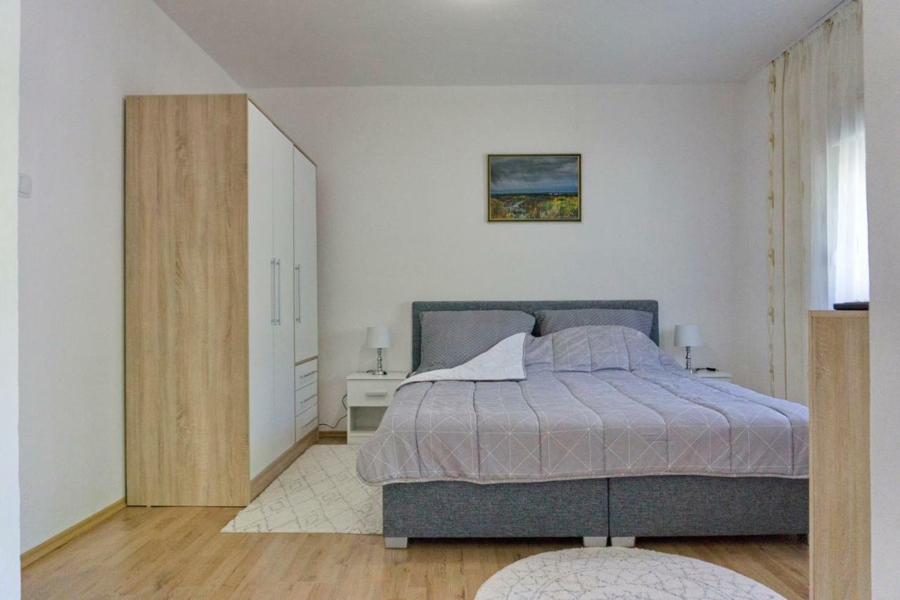 Apartmani Ambasador Требине Екстериор снимка
